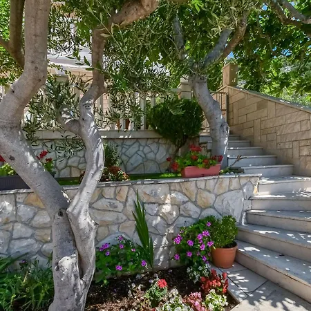 Apartman Liki *